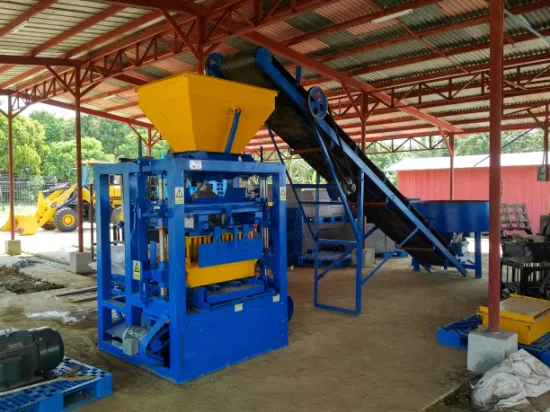 Полуавтоматическая машина для производства цементных блоков Qt4